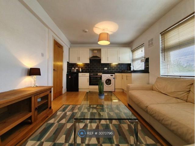Station Parade, Harrow HA3, 1 bed flat to rent, £1,300 pcm | PrimeLocation