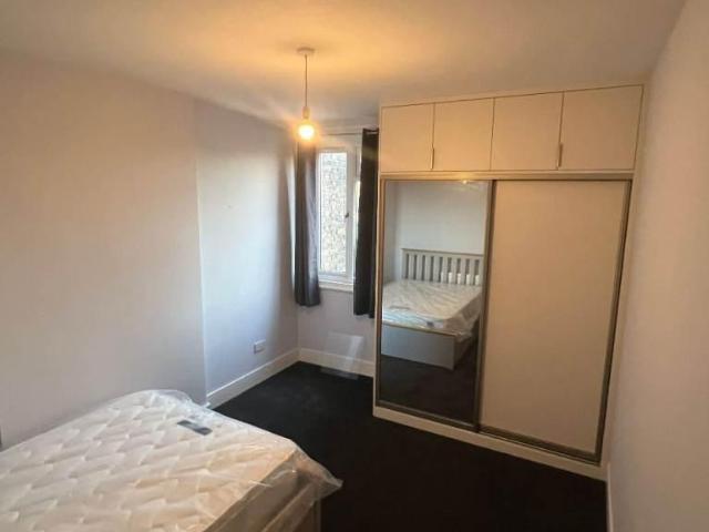 Station Rd, London, NW10 1 bed in a house share to rent £825 pcm £190 pw
