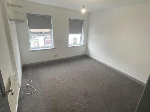 Station Road, Cippenham SL1 2 bed flat to rent £1,600 pcm £369 pw