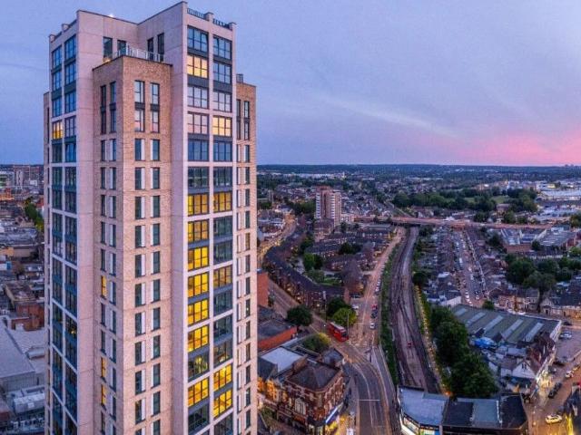 Station Road, Croydon CR0, 2 bed flat to rent, £2,050 pcm | PrimeLocation