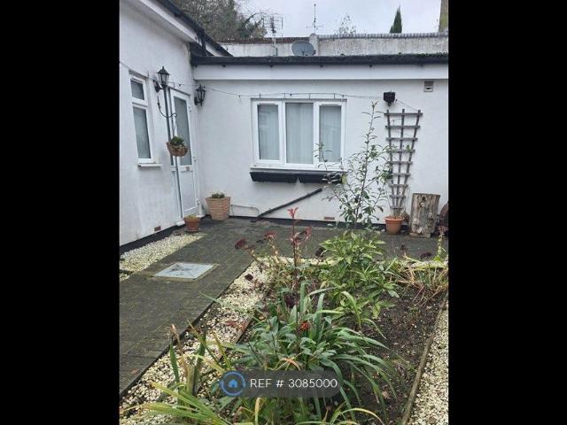Station Road, Amersham HP7, 2 bed semi detached house to rent, £1,825 pcm | PrimeLocation