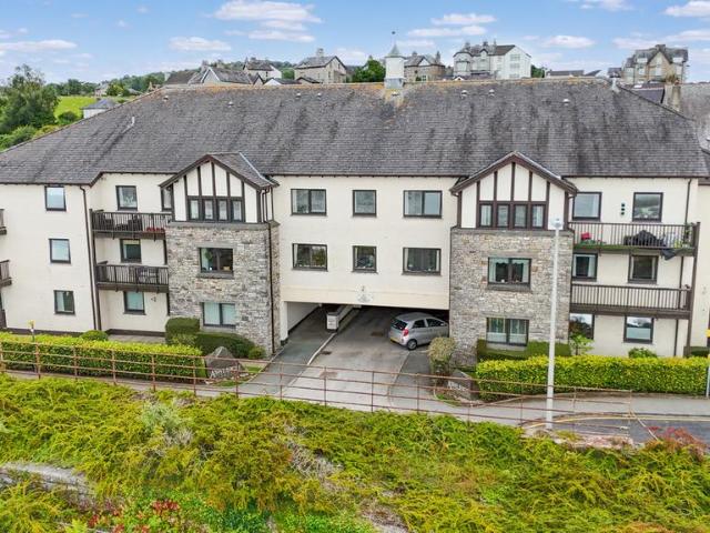Station Road, Arnside, LA5 2 bed apartment to rent £750 pcm £173 pw
