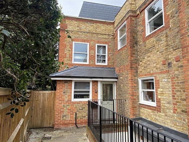 Station Road, Bourne End SL8, 2 bed end terrace house to rent, £1,695 pcm | PrimeLocation