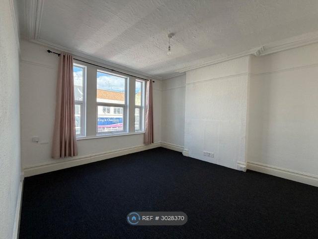 Station Road, Bognor Regis PO21, 2 bed flat to rent, £1,000 pcm | PrimeLocation