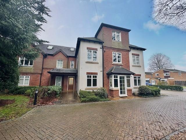 Station Road, Balsall Common, CV7 3 bed apartment to rent £1,300 pcm £300 pw