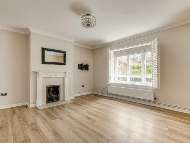 Station Road, Barnes SW13, 2 bed flat to rent, £2,750 pcm | PrimeLocation