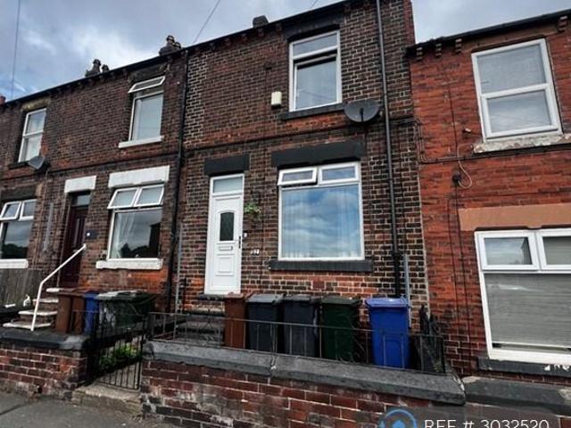 Station Road, Barnsley, S73 2 bed terraced house to rent £750 pcm £173 pw