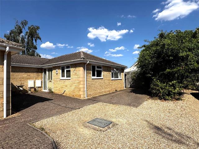 Station Road, Bishops Cleeve, Cheltenham, Gloucestershire GL52, 2 bed bungalow to rent, £1,350 pcm | PrimeLocation