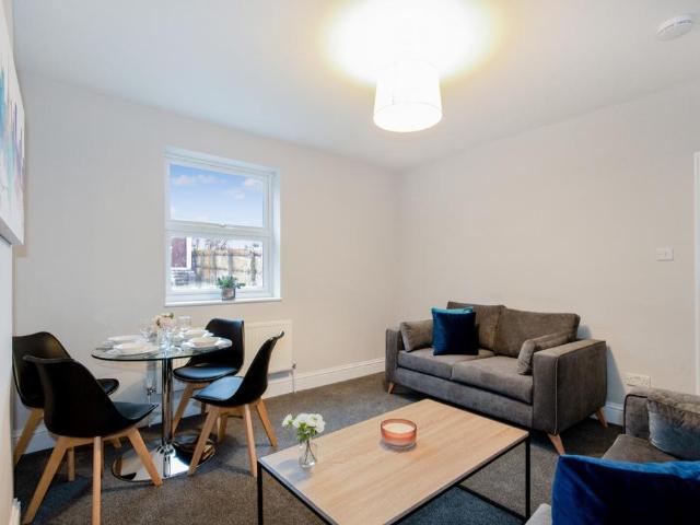 Station Road, Bristol BS34 4 bed house to rent £2,700 pcm £623 pw
