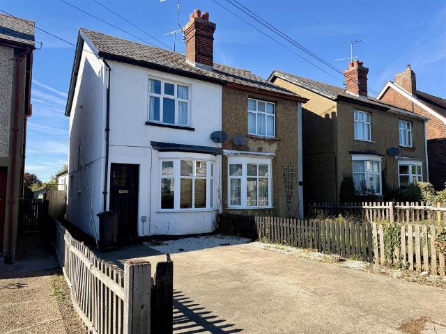 Station Road, Burnham On Crouch 2 bed semi detached house to rent £1,300 pcm £300 pw