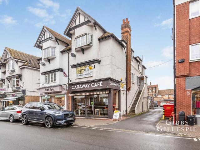 Station Road, Gerrards Cross. 2 bed flat to rent £1,495 pcm £345 pw