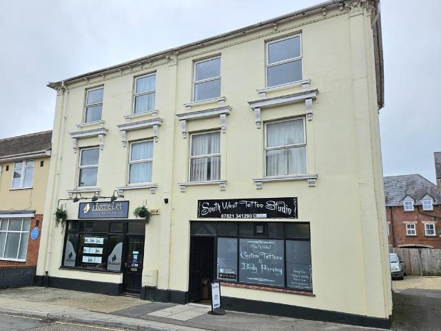 Station Road, Gillingham SP8 1 bed flat to rent £650 pcm £150 pw