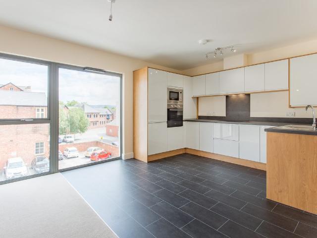 Station Road, Gloucester GL1, 2 bed flat to rent, £1,300 pcm | PrimeLocation