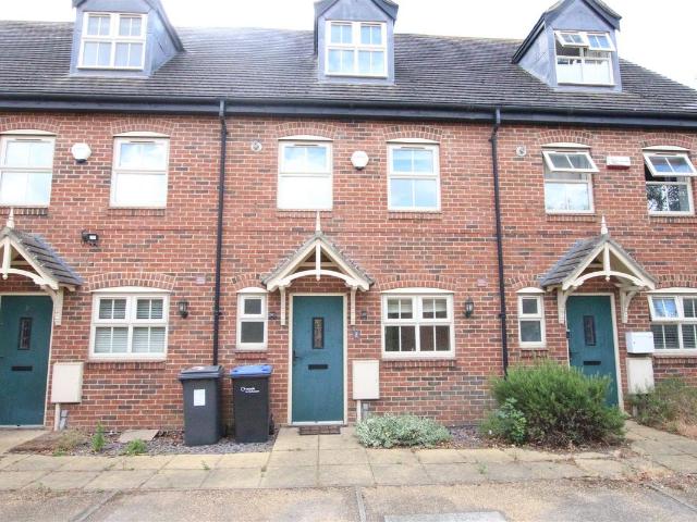 Station Road, Great Billing, Northampton NN3, 3 bed property to rent, £1,250 pcm | PrimeLocation