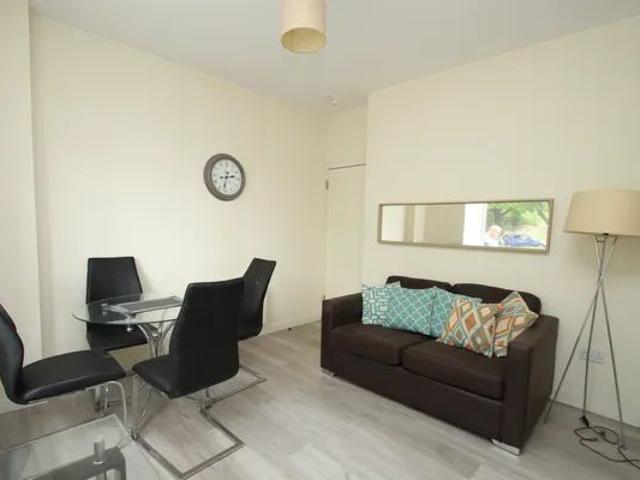 Station Road, Dumbarton, G82
