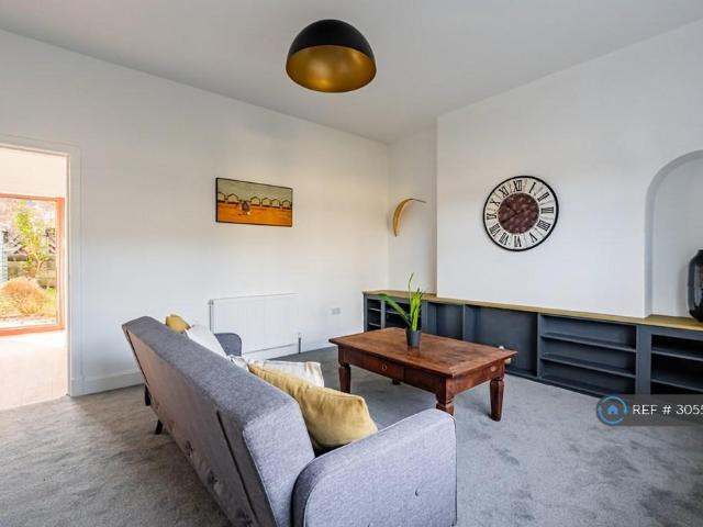 Station Road, Edinburgh, EH28 2 bed bungalow to rent £1,250 pcm £288 pw