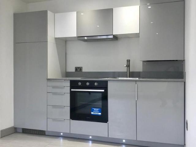 Station Road, Epping, CM16 2 bed flat to rent £1,500 pcm £346 pw