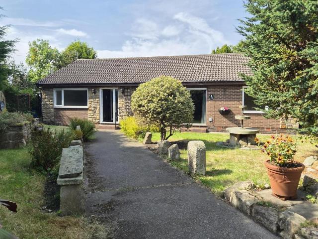 Station Road, Forest Hall, Newcastle. 3 bed detached bungalow to rent £1,800 pcm £415 pw