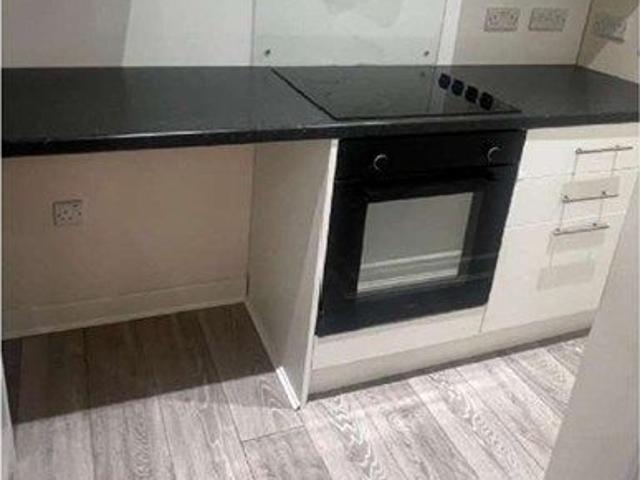 Station Road, Kettering NN15, 2 bed flat to rent, £835 pcm | PrimeLocation