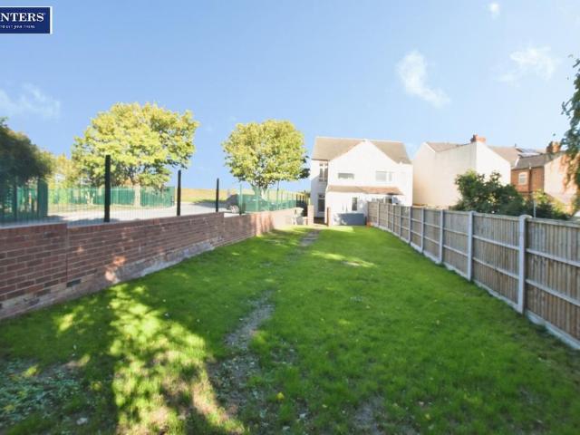 Station Road, Keadby, Scunthorpe 2 bed semi detached house to rent £650 pcm £150 pw