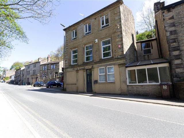 Station Road, Holmfirth, West. 3 bed terraced house to rent £925 pcm £213 pw