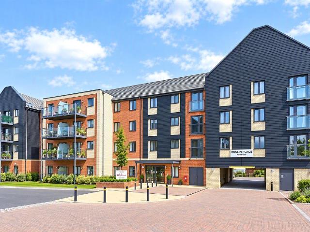 Station Road, Hook, Hampshire RG27, 1 bed flat to rent, £1,895 pcm | PrimeLocation