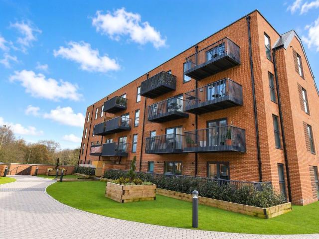 Station Road, Hook, Hampshire RG27, 1 bed flat to rent, £1,295 pcm | PrimeLocation