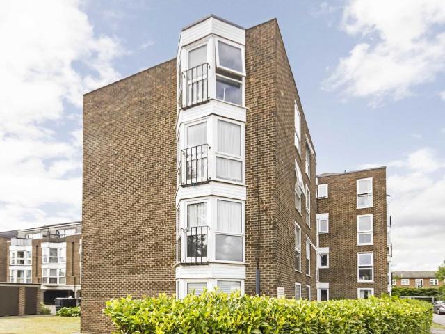 Station Road, Hampton TW12, 1 bed flat to rent, £1,395 pcm | PrimeLocation