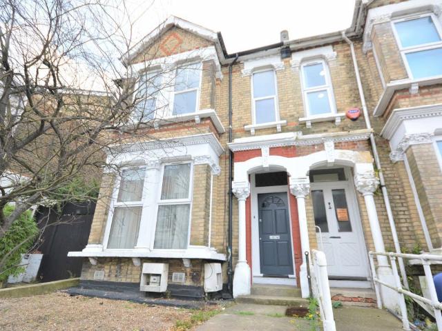 Station Road, Hendon NW4, 3 bed flat to rent, £2,250 pcm | PrimeLocation