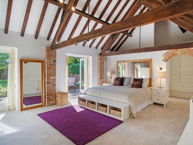 Station Road, Offenham, Evesham WR11, 4 bed barn conversion to rent, £4,000 pcm | PrimeLocation