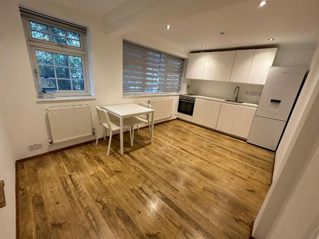 Station Road, London NW4, 1 bed flat to rent, £1,603 pcm | PrimeLocation