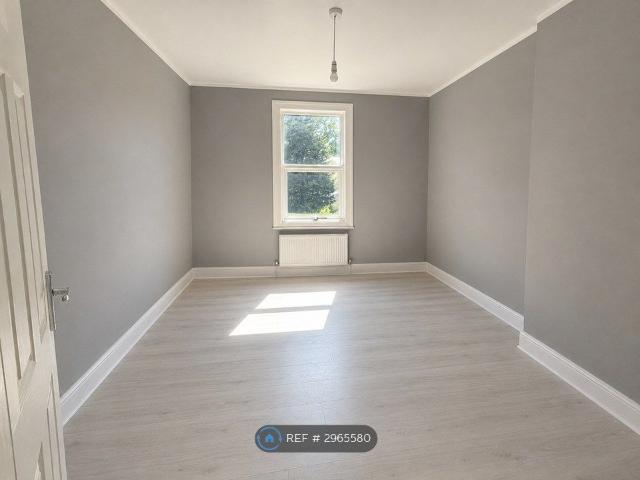 Station Road, London NW4, Studio to rent, £1,550 pcm | PrimeLocation