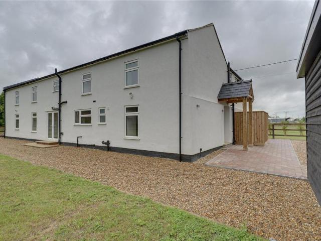 Station Road, Lakenheath, Brandon. 5 bed detached house to rent £2,995 pcm £691 pw