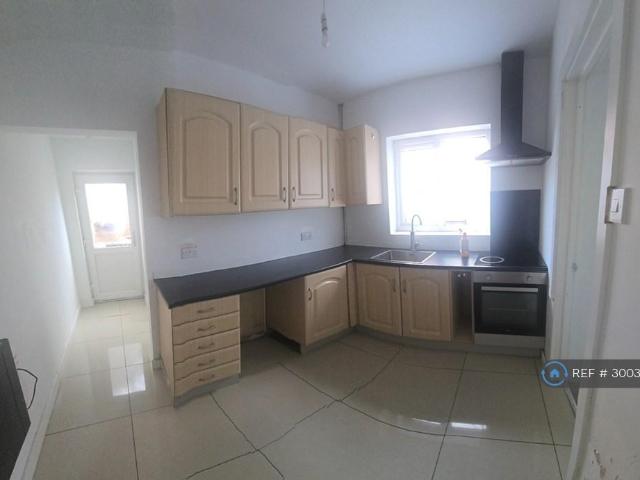 Station Road, Langley Mill. 1 bed flat to rent £675 pcm £156 pw