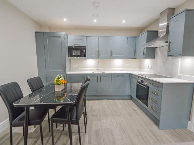 Station Road, Langley, Slough, Berkshire SL3, 2 bed flat to rent, £1,850 pcm | PrimeLocation