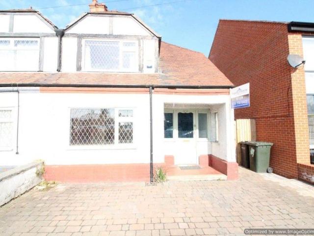 Station Road, Little Sutton. 2 bed semi detached house to rent £995 pcm £230 pw