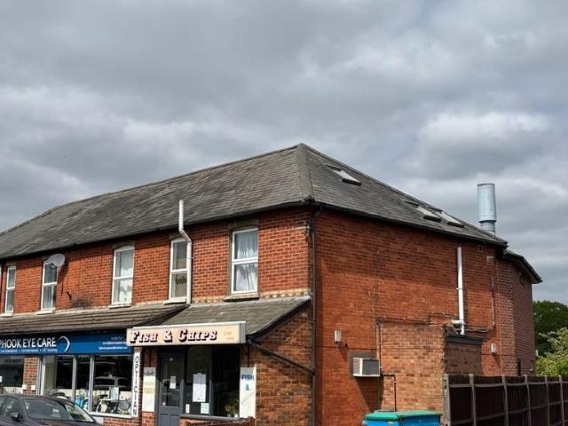 Station Road, Liphook GU30 2 bed flat to rent £1,275 pcm £294 pw