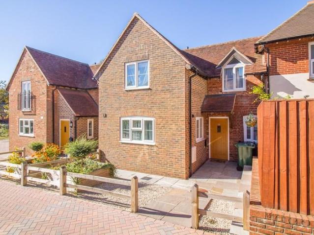 Station Road, Liss, Hampshire, GU33 1 bed terraced house to rent £1,195 pcm £276 pw