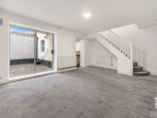Station Road, Norwood Junction SE25, 1 bed flat to rent, £1,400 pcm | PrimeLocation