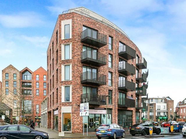 Station Road North, Egham, Surrey TW20, 1 bed flat to rent, £1,500 pcm | PrimeLocation