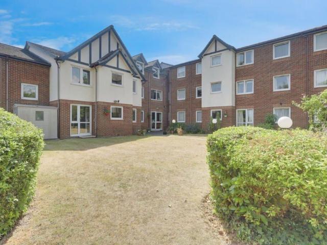 Station Road, Southend On Sea SS1, 1 bed property to rent, £900 pcm | PrimeLocation