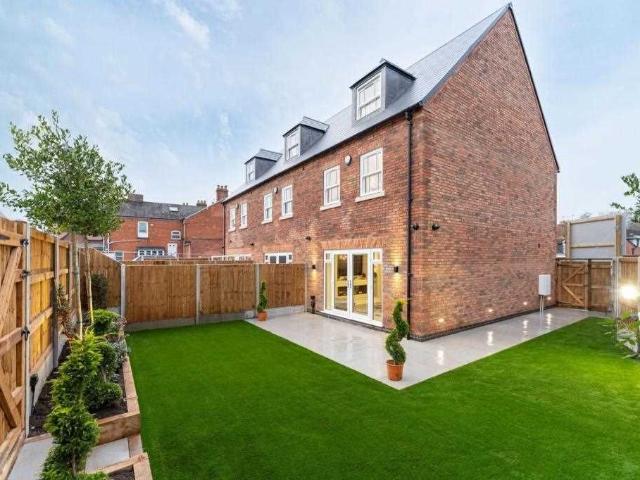 Station Road, Solihull B93, 3 bed end terrace house to rent, £3,000 pcm | PrimeLocation