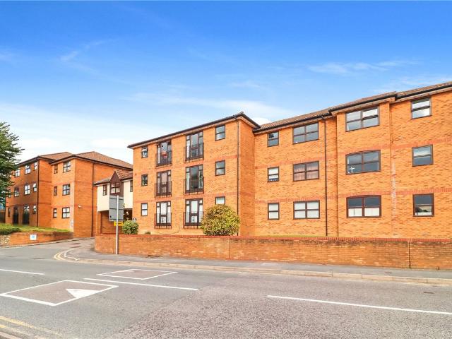 Station Road, Station Approach Station Road WD4, 2 bed flat to rent, £1,495 pcm | PrimeLocation