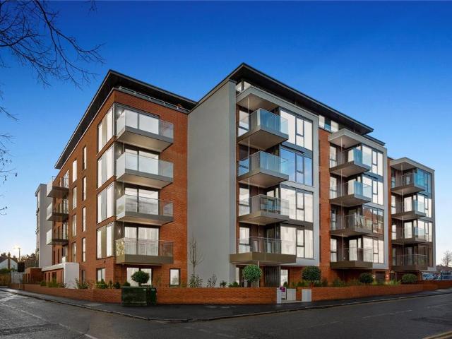 Station Road, Station Road, Gerrards. 1 bed apartment to rent £1,675 pcm £387 pw
