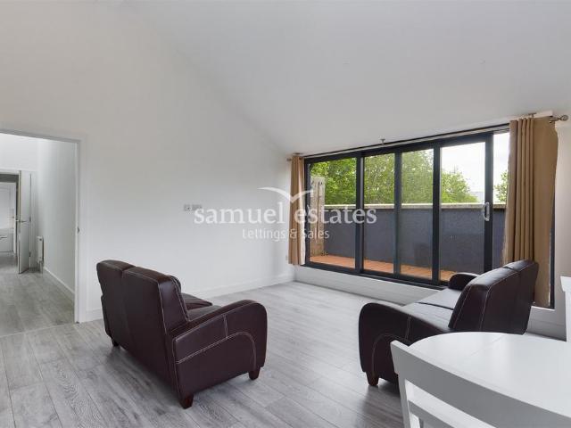 Station Road, Station Road, London, SW19 4 bed flat to rent £3,800 pcm £877 pw