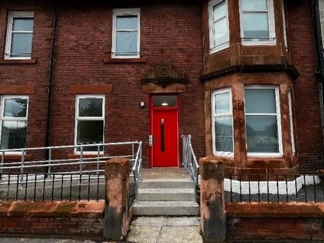 Station Road, Stevenston, North. 1 bed flat to rent £595 pcm £137 pw