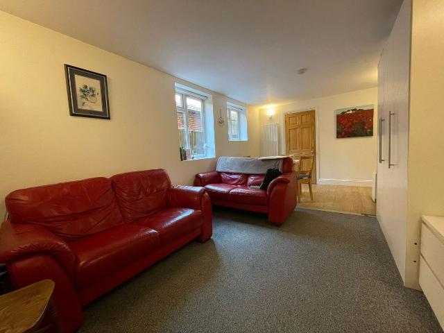 Station Road, Sway SO41, 1 bed flat to rent, £1,050 pcm | PrimeLocation