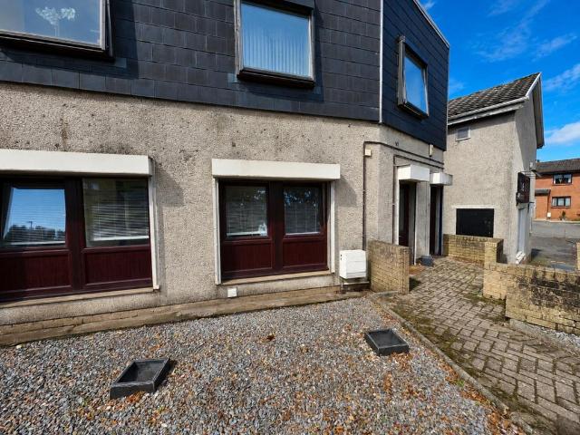Station Road, Polmont, FK2 2 bed flat to rent £800 pcm £185 pw