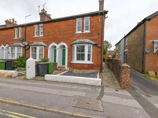 Station Road, Petersfield GU32, 2 bed terraced house to rent, £1,500 pcm | PrimeLocation