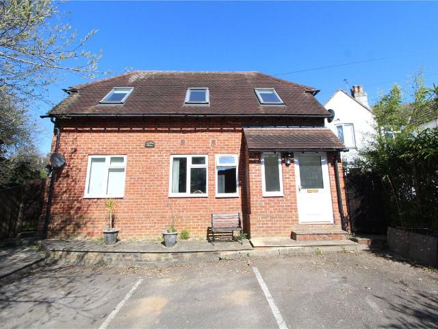 Station Road, Petersfield, Hampshire GU32, 1 bed flat to rent, £895 pcm | PrimeLocation